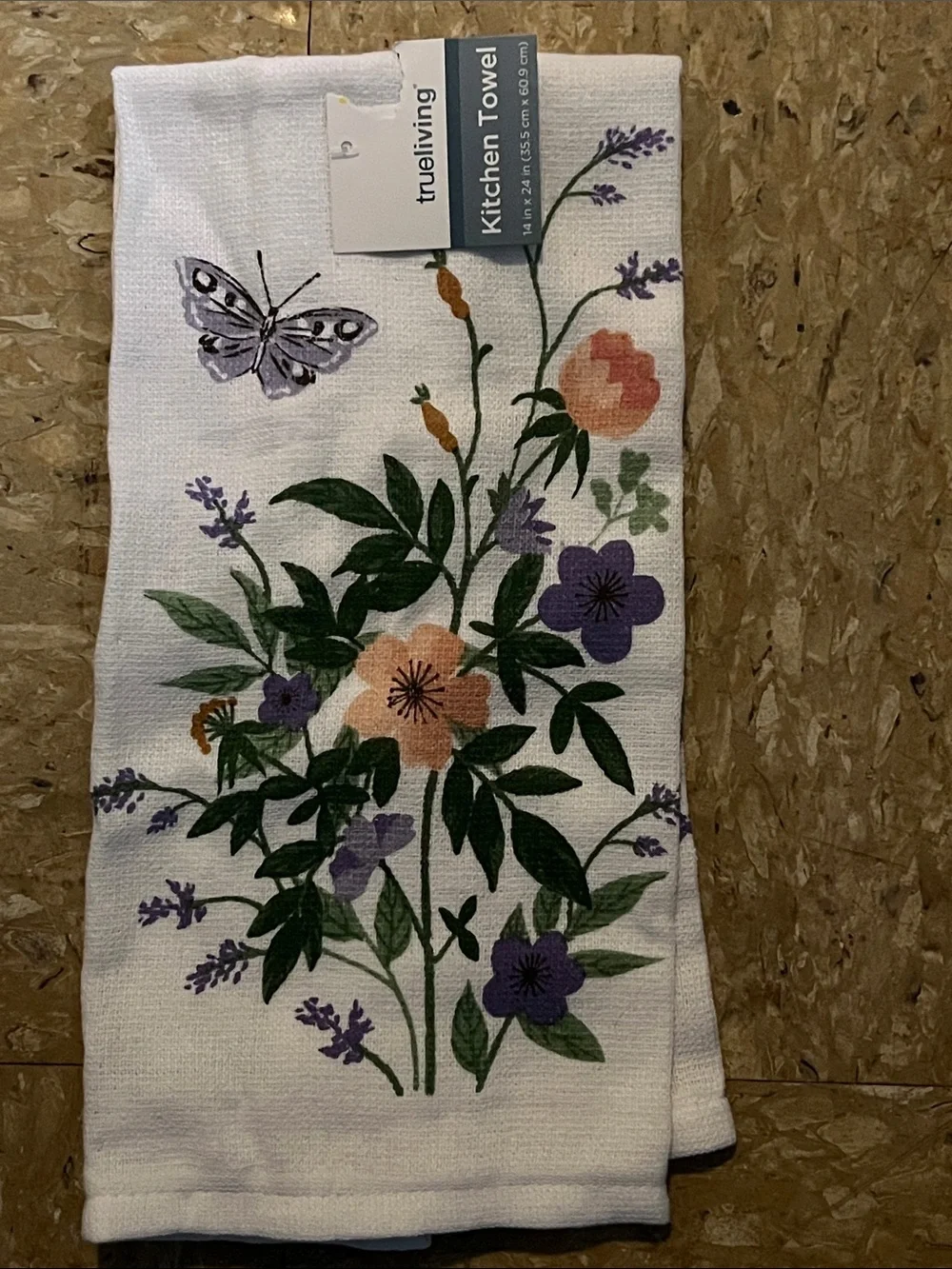 Trueliving: 2 kitchen towels and 2 pot holders